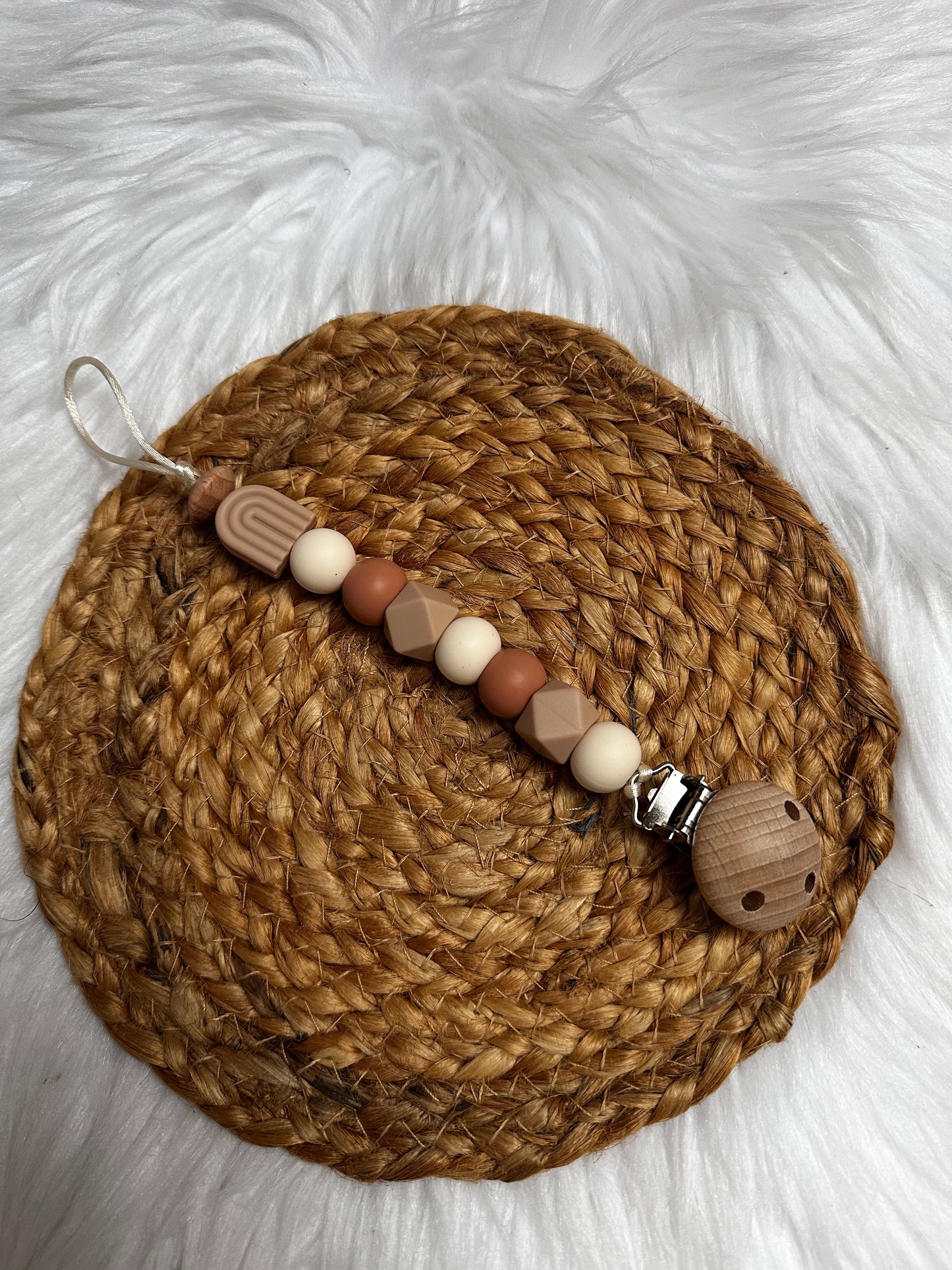 Newborn fopspeenkoord beige rainbow